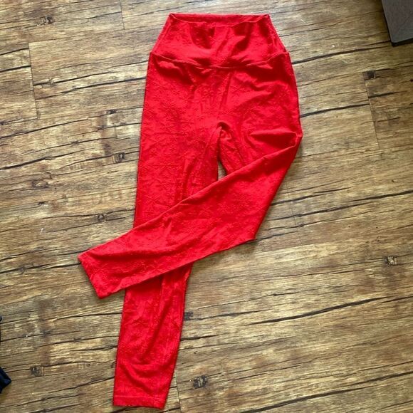 Size 4 Red Limited Edition ZYIA Snowflake 7/8 Leggings - Picture 2 of 3